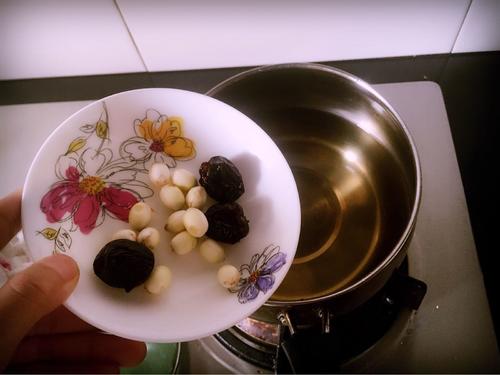 Recipe Name: Red Date, Lotus Seed and Roasted Barley Tea
