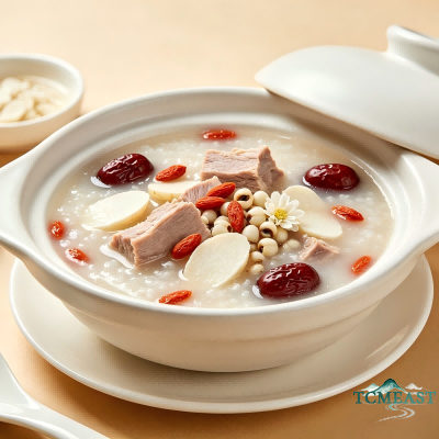 Poria Cocos, Euryale Ferox and Lean Pork Soup (Spleen-Strengthening Dampness-Relief Soup)
