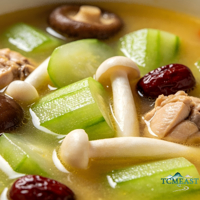 Stir-Fried Loofah, Mushroom and Chicken Soup