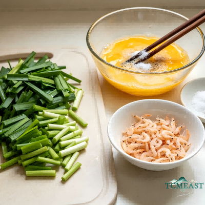 Stir-Fried Eggs with Chives and Dried Shrimp