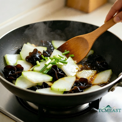 Stir-Fried Tender Winter Melon with Wood Ear Mushrooms