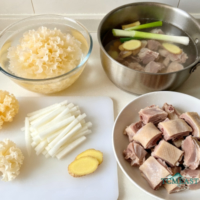 Silver and White Soup (Bai Yin Tang)