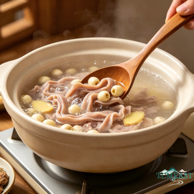 Lotus Seed and Pork Stomach Soup