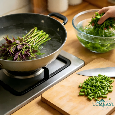 Stir-fried Chinese Toon with Eggs