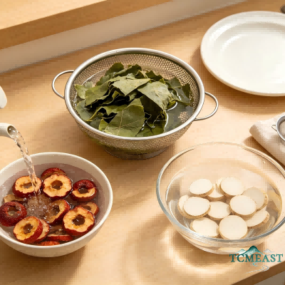 Hawthorn, Lotus Leaf & Alisma Soup