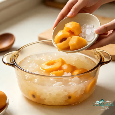 Loquat and Snow Fungus Soup