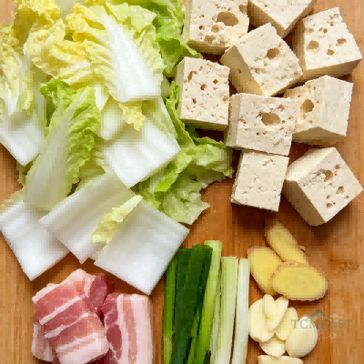 Chinese Cabbage & Frozen Tofu Stew
