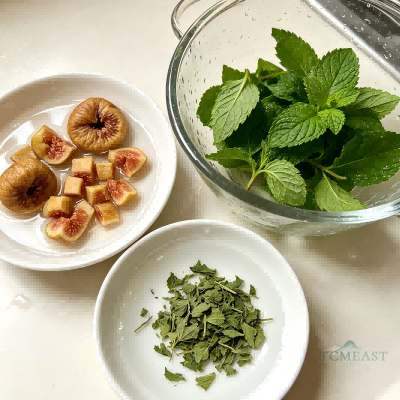 Dried Fig & Mint Tea (Wuhuaguo Bohe Cha)